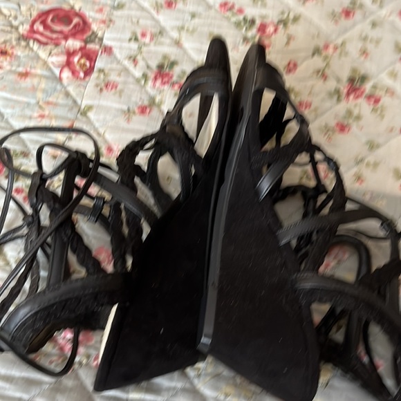 New BCBGENERATION SHOES - Picture 6 of 10